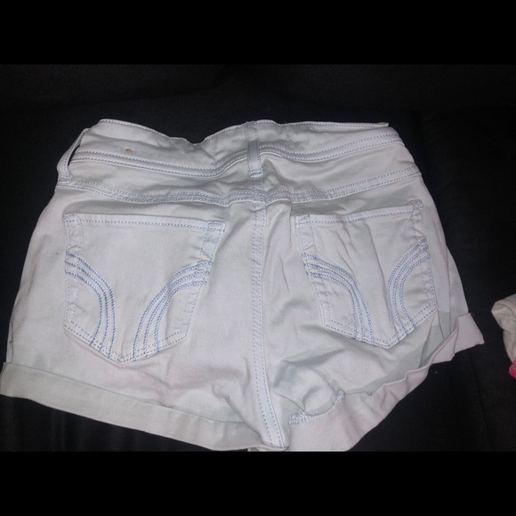 Hollister Shorts - Picture 2 of 2